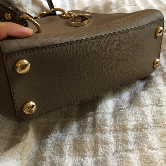 Michael kore satchel - Picture 6 of 6